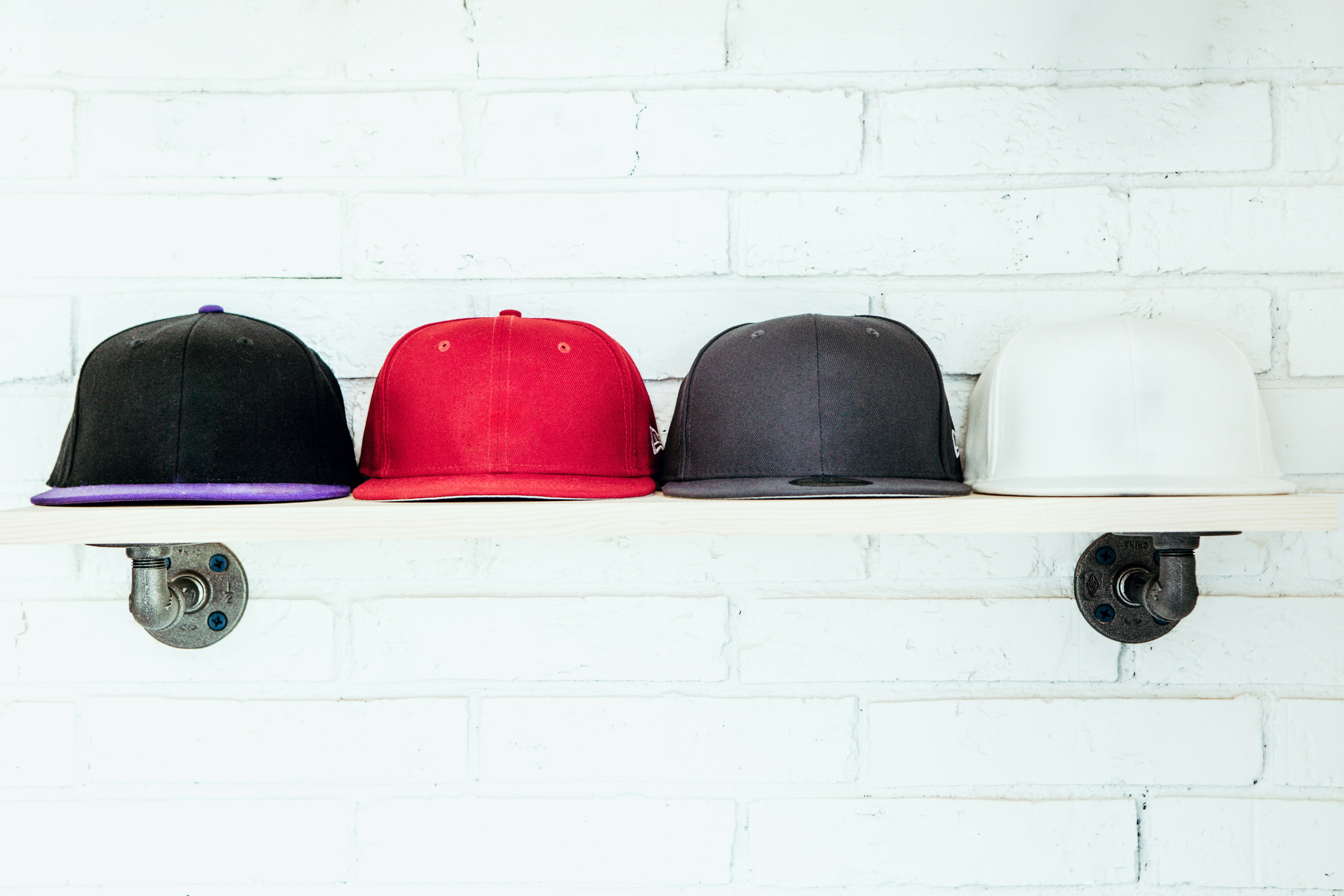 Caps